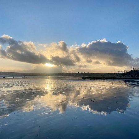 2 Bedroom Cottage sleeps 4, with Pool Use, Sennen Buitenkant foto