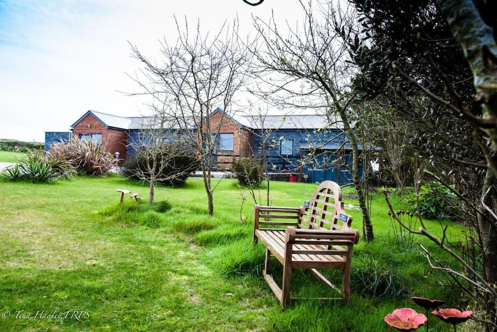 2 Bedroom Cottage sleeps 4, with Pool Use, Sennen Buitenkant foto