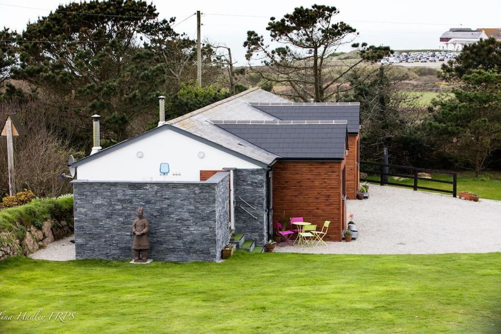 2 Bedroom Cottage sleeps 4, with Pool Use, Sennen Buitenkant foto