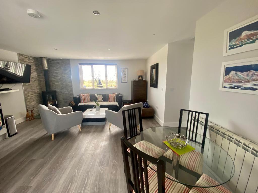 2 Bedroom Cottage sleeps 4, with Pool Use, Sennen Buitenkant foto