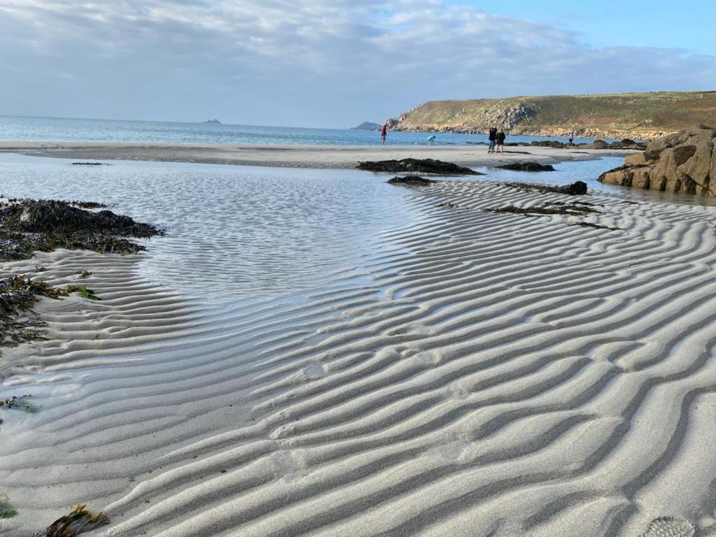 2 Bedroom Cottage sleeps 4, with Pool Use, Sennen Buitenkant foto