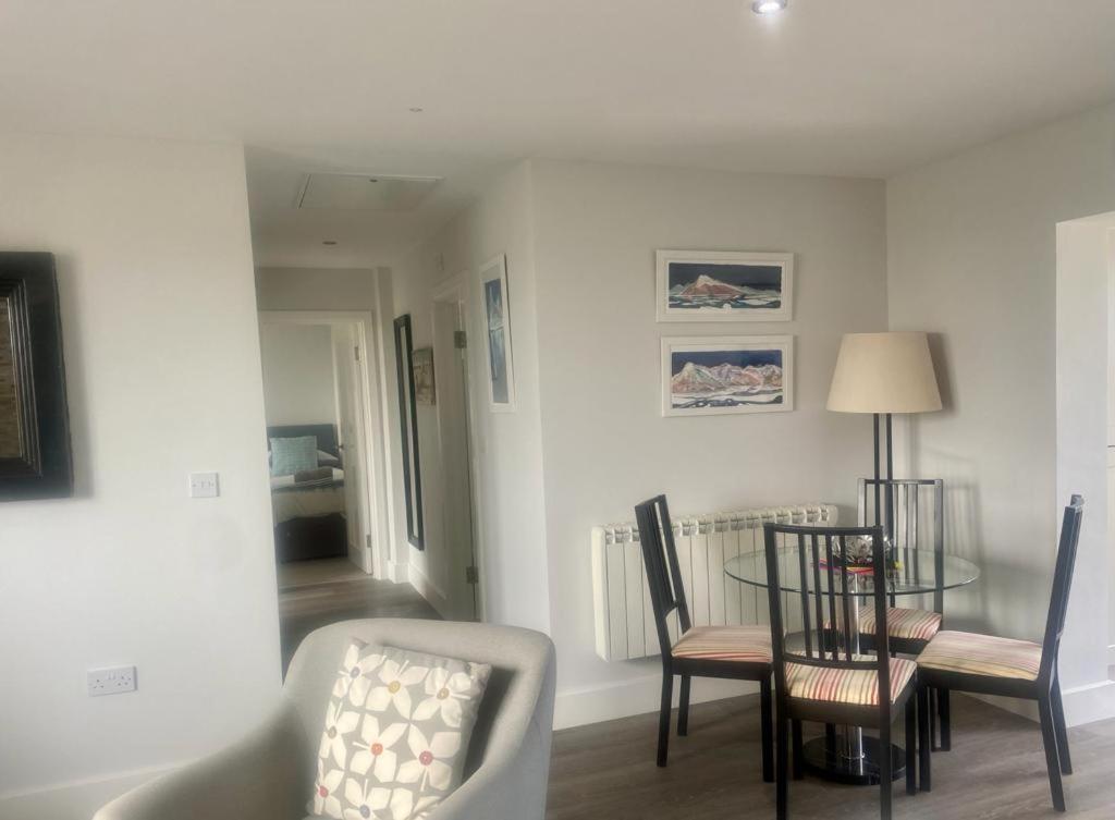 2 Bedroom Cottage sleeps 4, with Pool Use, Sennen Buitenkant foto