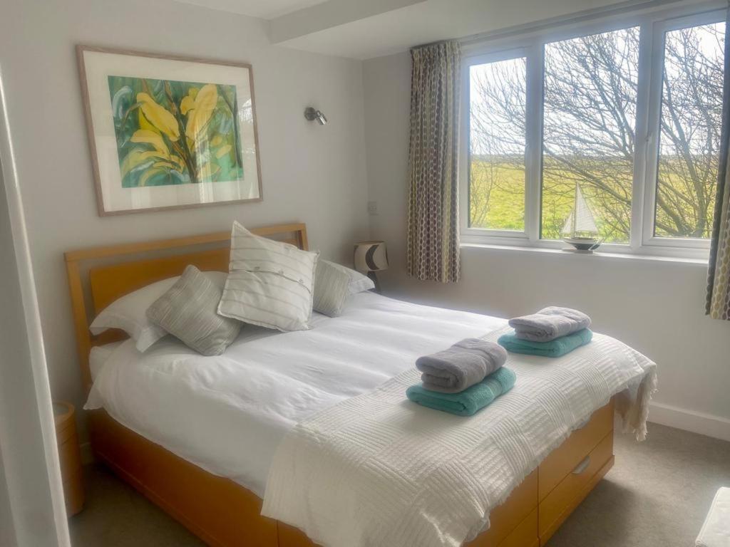 2 Bedroom Cottage sleeps 4, with Pool Use, Sennen Buitenkant foto